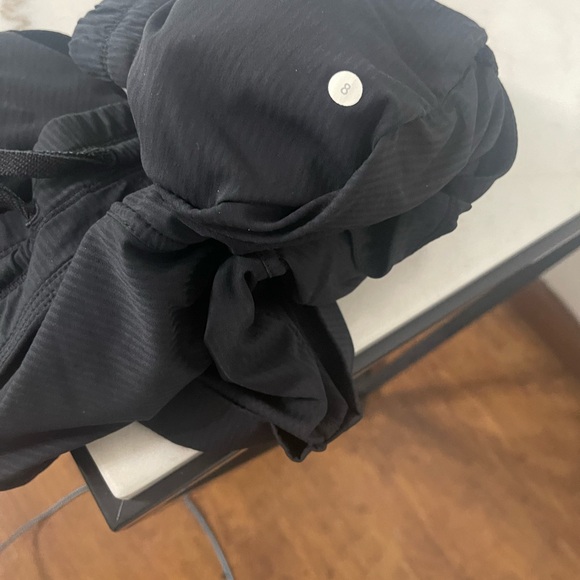 Lululemon Dance Studio Short -Size 8 Black-Good Condition - Picture 13 of 16